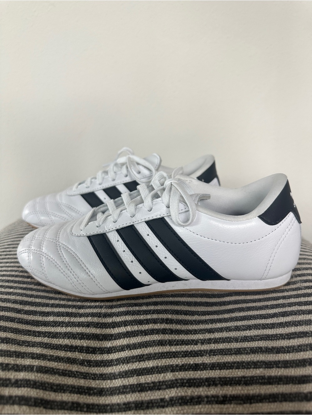 Adidas women’s Taekwondo White Sneakers with Black Stripes size 6